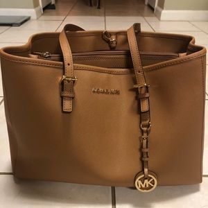 Michael Kors Purse. EUC. Beautiful!